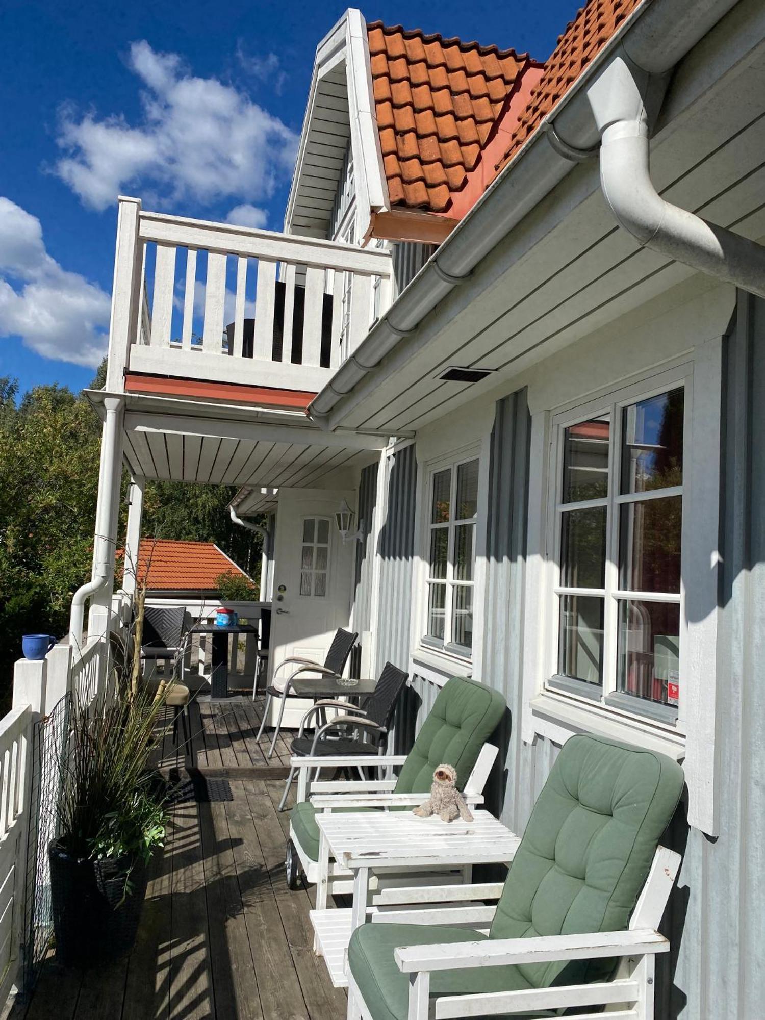 Dr Asa Kallfors Jarna B&B: Garden Oasis Near Nature & Stockholm Jarna (Stockholm) Exterior photo